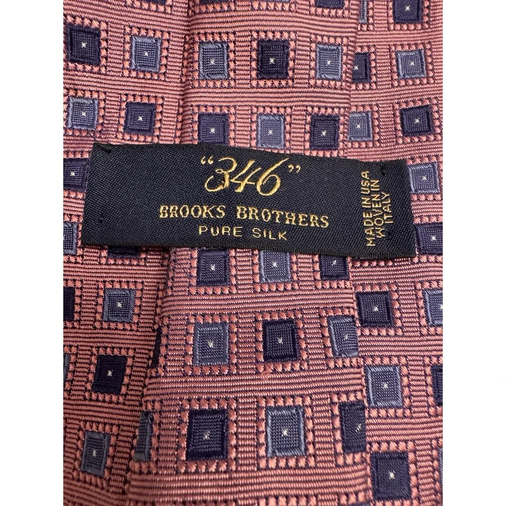 Brooks Brothers 346 Pure Silk Tie Blush Geometric Square USA‎